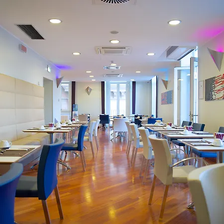 Hotel Mercure Centro Angioino