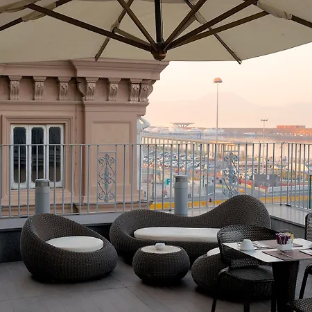 Hotel Mercure Centro Angioino 4*