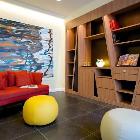 Mercure Centro Angioino 4*