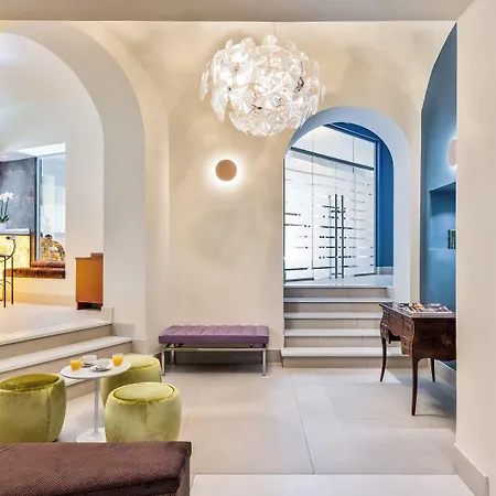 Mercure Centro Angioino 4*