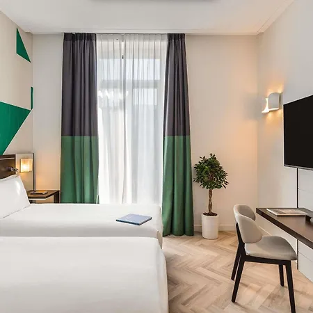 Mercure Centro Angioino فندق 4*