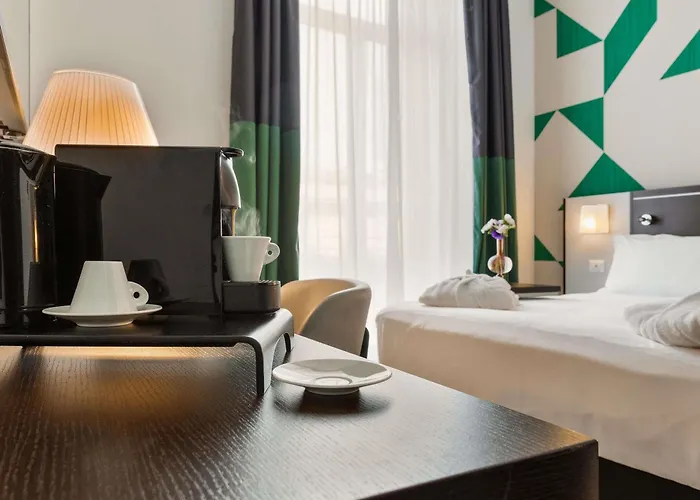 Mercure Centro Angioino 4*