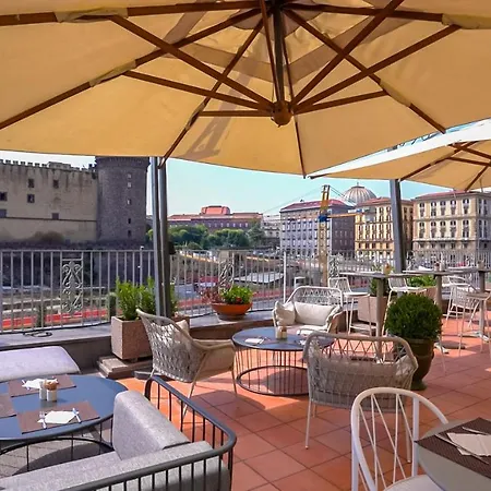 Mercure Centro Angioino 4*