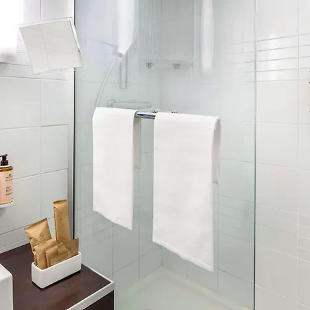 Отель Mercure Centro Angioino