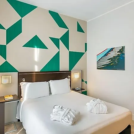 Mercure Centro Angioino Отель 4*