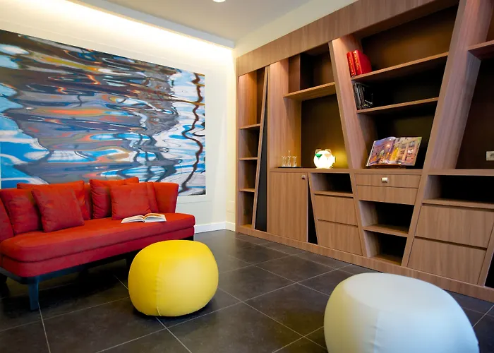 Mercure Centro Angioino 4*