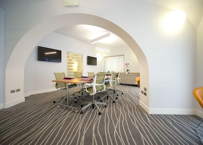 Hotel Mercure Centro Angioino