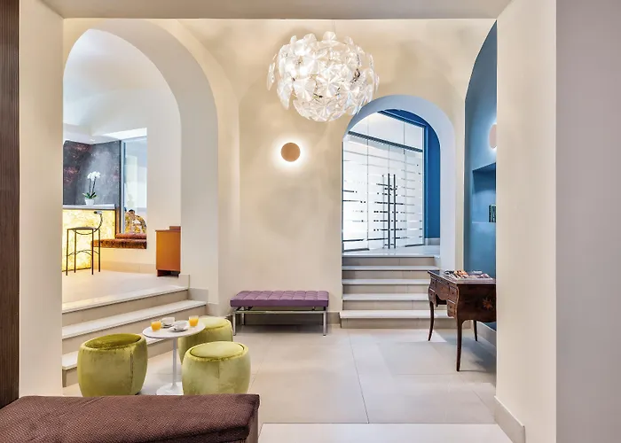 Mercure Centro Angioino 4*