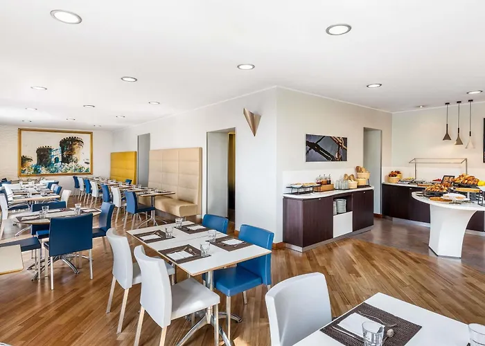 Hotel Mercure Centro Angioino