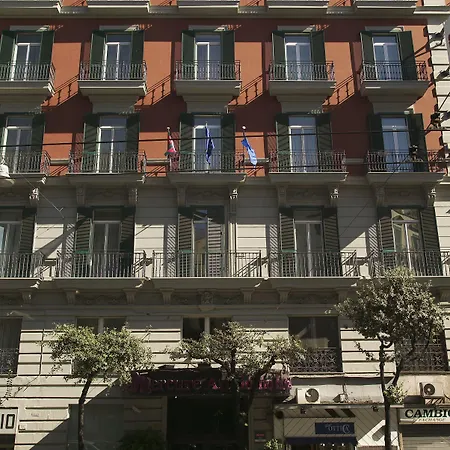 Szálloda Mercure Centro Angioino 4*