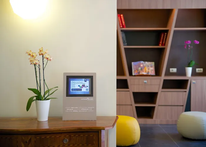 Szálloda Mercure Centro Angioino 4*